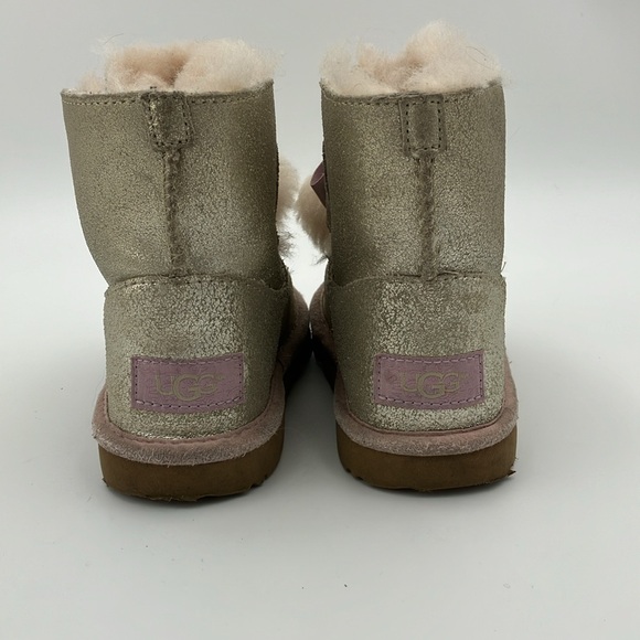 Ugg Gita Boots - Picture 4 of 6